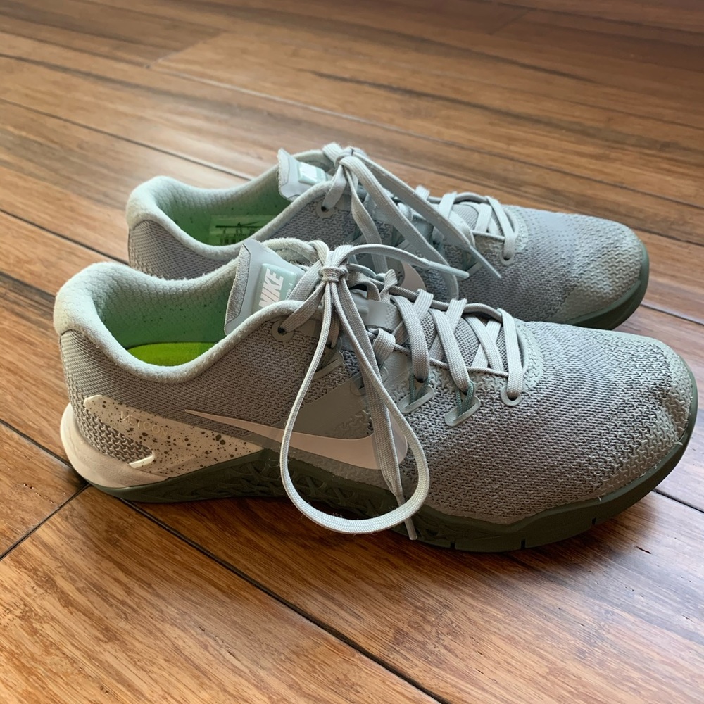 Nike Metcon 4 workout shoes